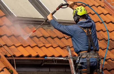Démoussage et hydrofuge de toiture à Néry